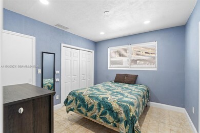 570 W 46th Place, Hialeah, FL 33012 - photo 4