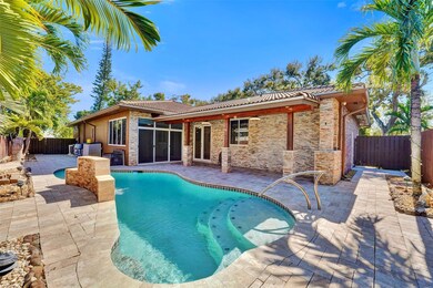 49 SE 6th St, Dania, FL 33004 - photo 2