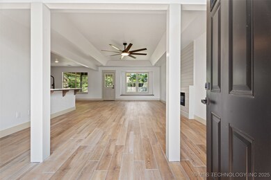 509 E 9th St, Grove, OK 74344 - photo 4