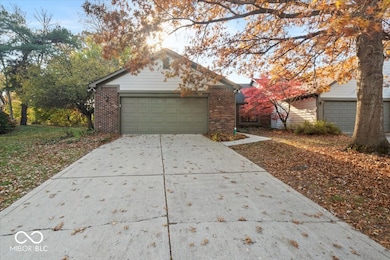 5214 Greenwillow Ct unit 27, Indianapolis, IN 46226 - photo 2