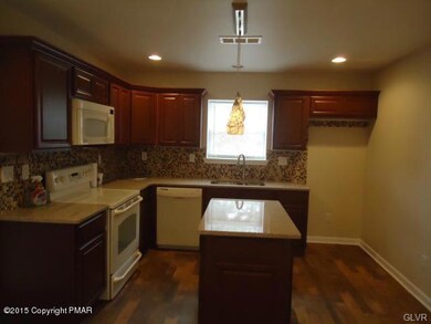 219 Oak St, Pen Argyl, PA 18072 - photo 5