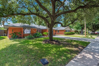 4709 Sanborn Dr, Houston, TX 77092 - photo 2