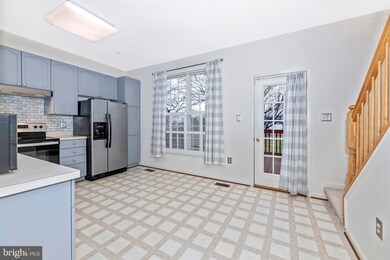 7126 Ladd Cir, Frederick, MD 21703 - photo 6