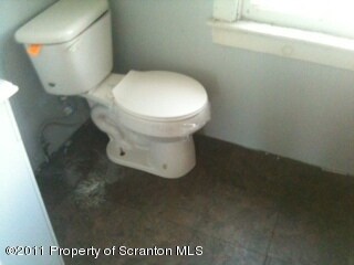 18 S Hanover St, Nanticoke, PA 18634 - photo 5