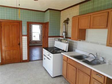 183 3rd Ave, Woonsocket, RI 02895 - photo 3