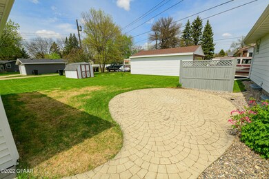 1438 S 16th St, Grand Forks, ND 58201 - photo 3