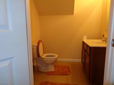 9673 Stony Hollow Dr, Tobyhanna, PA 18466 - photo 6