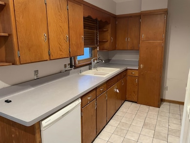 1740 Park St, Middleton, WI 53562 - photo 5