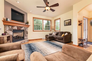 5176 Fox Sedge Ln, Fitchburg, WI 53711 - photo 5