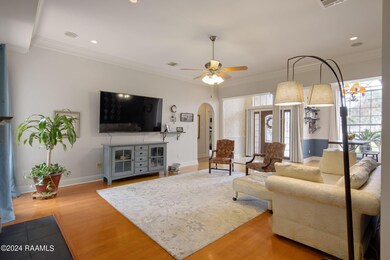 8-web-or-mls-103 Nappy Cir-8