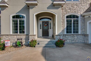 4628 SW Moundview Dr, Topeka, KS 66610 - photo 5