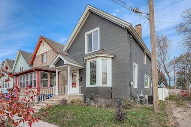 344 Webster St - Web Quality - 001 - 01 Exterior Front.jpg