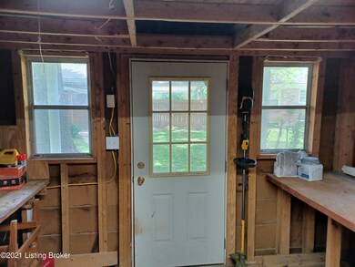 9312 Pagoda Dr, Louisville, KY 40229 - photo 7