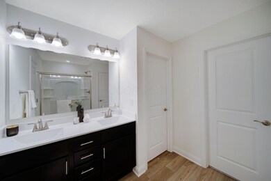 Peteosky owners bathroom