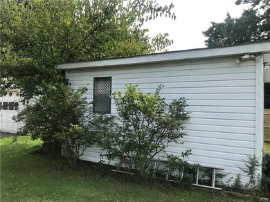 707 Edgebrook Dr, Moosic, PA 18507 - photo 5