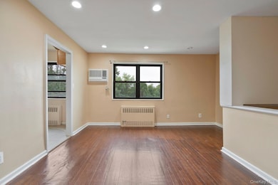 66-15 Park Dr E unit B, Flushing, NY 11367 - photo 4