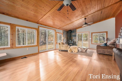 8700 Godfrey-18