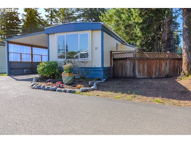 83763 Highway 101 unit 21, Florence, OR 97439 - photo 2