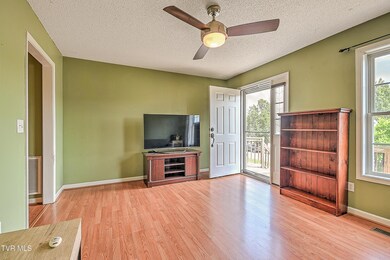 49 Tulip Grove #6 DOM-7
