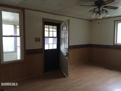 852 W Elk St, Freeport, IL 61032 - photo 3