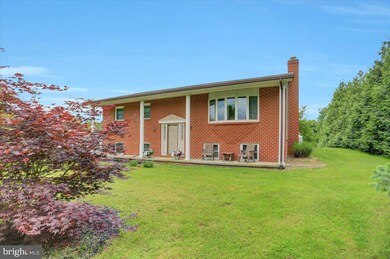 208 Maranatha Dr, Saint Thomas, PA 17252 - photo 2