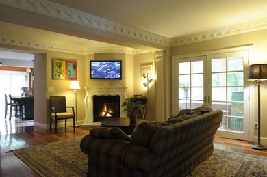 58 Court St, Saratoga Springs, NY 12866 - photo 3