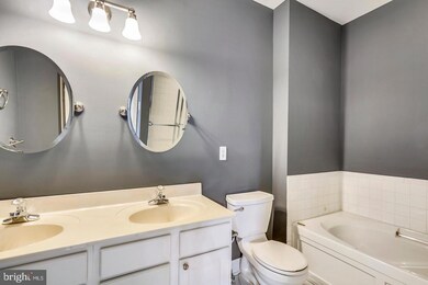 2751 Middle Neck Rd, Odenton, MD 21113 - photo 2