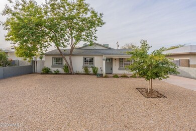 8110 N 11th Place, Phoenix, AZ 85020 - photo 2