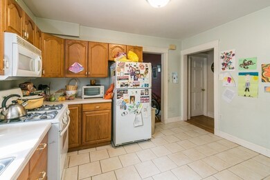 71 Manthorne Rd unit 1, West Roxbury, MA 02132 - photo 4