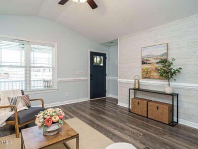 004-1280x960-living-room