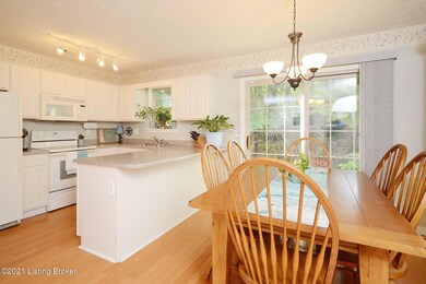 8462 Grand Trevi Dr, Louisville, KY 40228 - photo 4