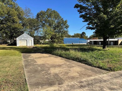 204 N Patterson St, Hot Springs National Park, AR 71913 - photo 2