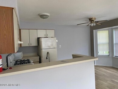 393 Carhart Ct unit 393, East Brunswick, NJ 08816 - photo 4