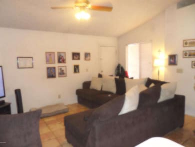 8813 W Wilshire Pics 002