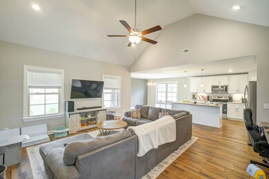 505 Preserve Cir, Manchester, TN 37355 - photo 4