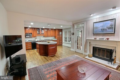 9433 Turnberry Dr, Potomac, MD 20854 - photo 5