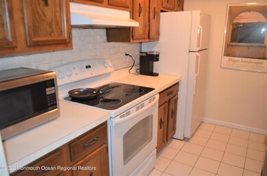 108 Walnut Dr, Spring Lake, NJ 07762 - photo 3