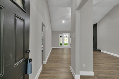 8 N Brook Pebble Ct, Spring, TX 77380 - photo 4