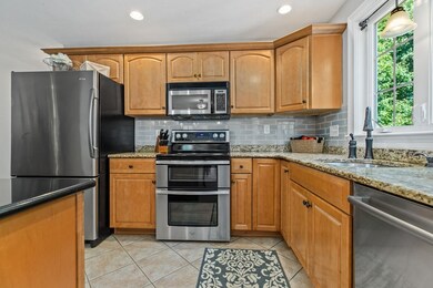 8 Tiffany Mill Ln, Hanover, MA 02339 - photo 5