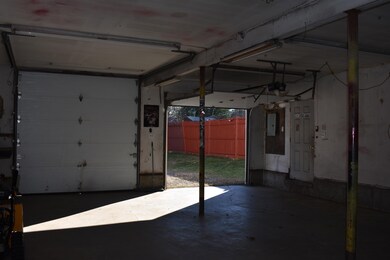 482 Mammoth Rd, Londonderry, NH 03053 - photo 6