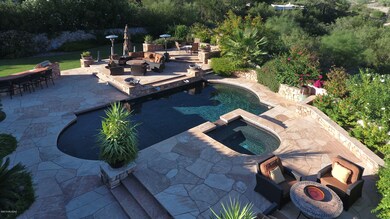 Pool & Spa