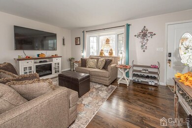 110 Corey St, Fords, NJ 08863 - photo 5