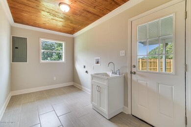 7509 Loreauville Rd-5