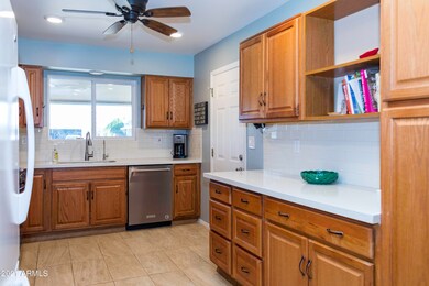 10214 W Cumberland Dr, Sun City, AZ 85351 - photo 5