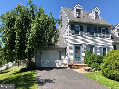 865 Locust St, Denver, PA 17517 - photo 2