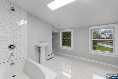 154 Oakwood Ave unit 3, North Haledon, NJ 07508 - photo 3