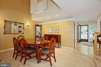 10054 Beacon Pond Ln, Burke, VA 22015 - photo 6