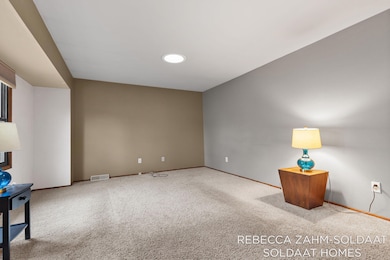 2370 Kent Blvd NE, Grand Rapids, MI 49503 - photo 7