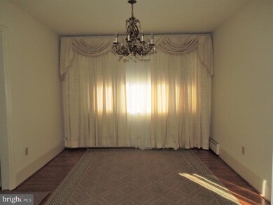 560 E G St, Purcellville, VA 20132 - photo 6