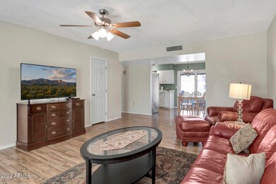 08_10130_W_Forrester_Dr__08_mls